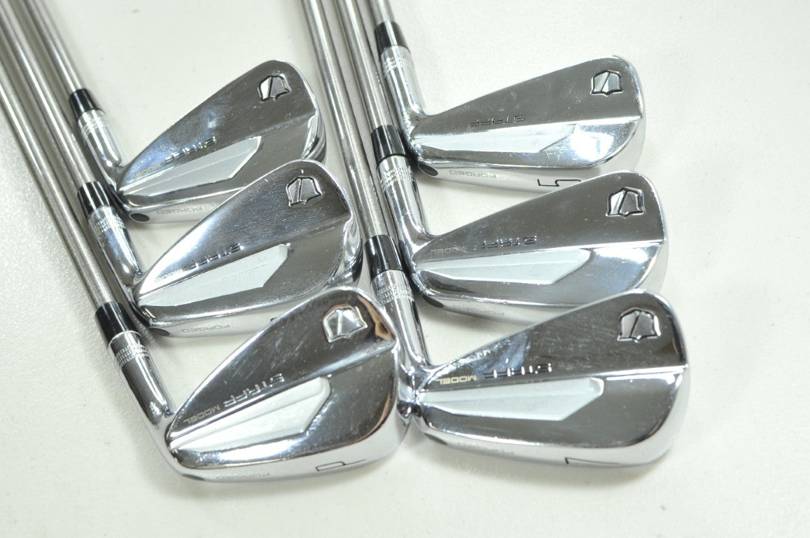 Wilson Staff Model Blade 2024 5-PW Iron Set RH SteelFiber Regular Flex # 205543