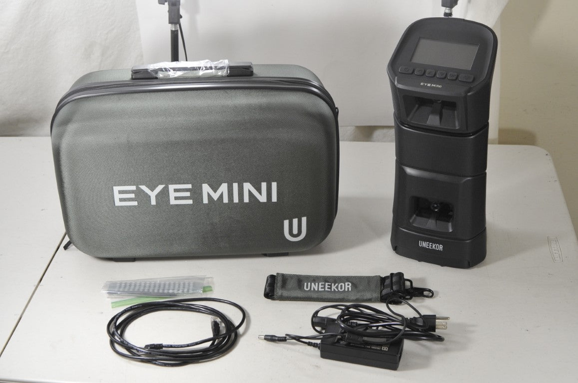 Uneekor EYE Mini Golf Portable Launch Monitor with Carry Case  # 216450
